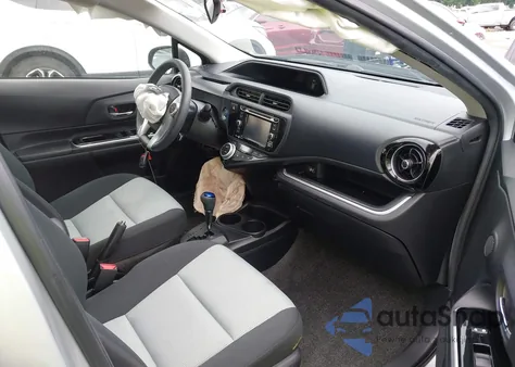 2015 Toyota Prius C из США, поврежденный, VIN JTDKDTB37F1098842